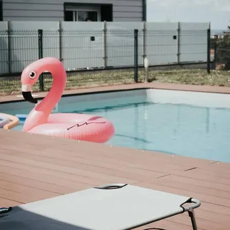 Maison Piscine Zenith D'auvergne Clermont-fd Sud Casa de Férias