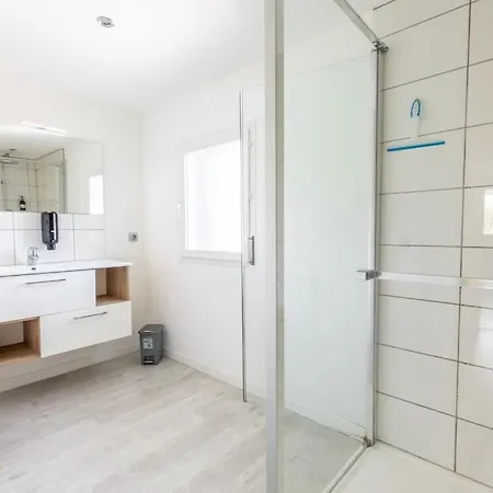 Casa de Férias Maison Piscine Zenith D'auvergne Clermont-fd Sud La Roche-Blanche (Puy-de-Dome)